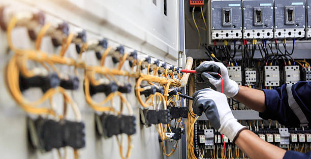 Professional Electrician technician working in Georgetown, IL